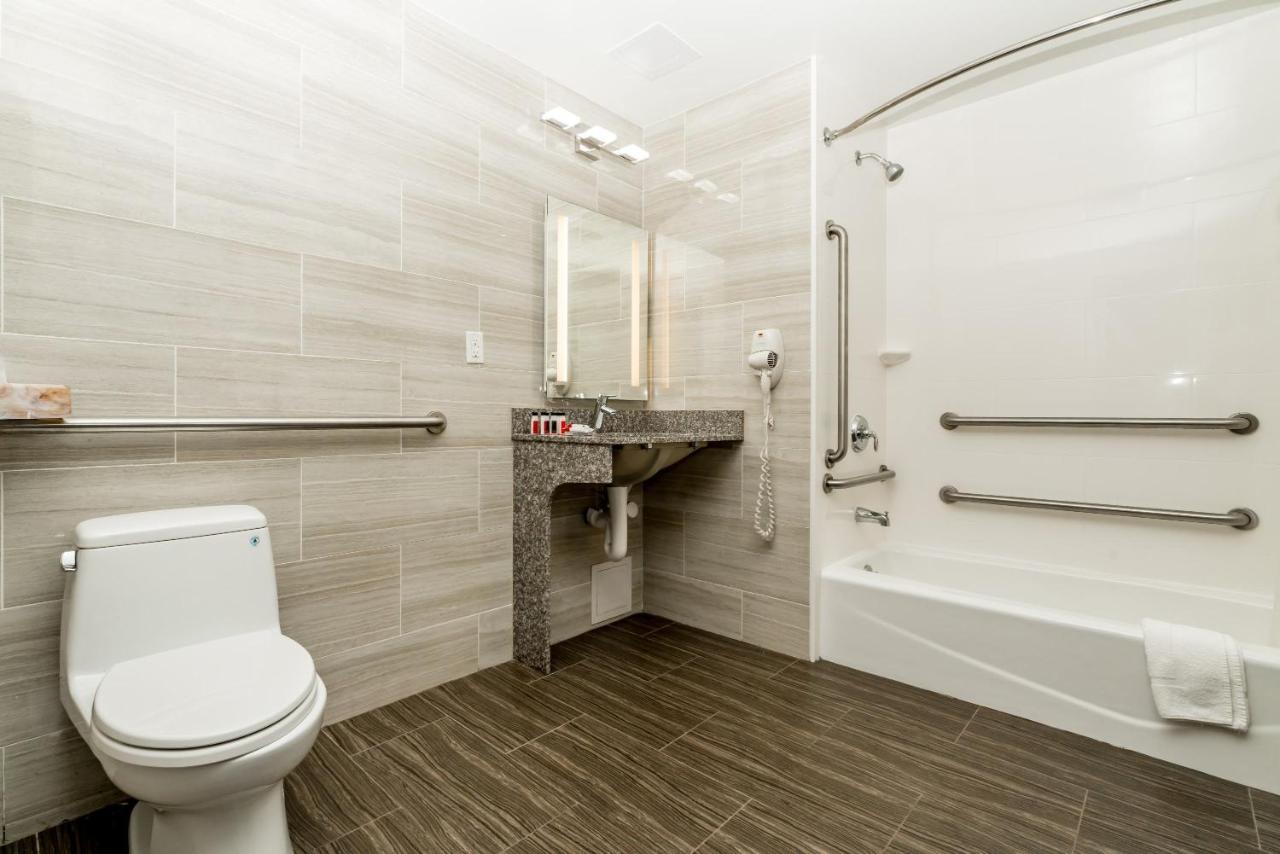 Letap Hotel Near Airtrain Jfk Airport New York Buitenkant foto